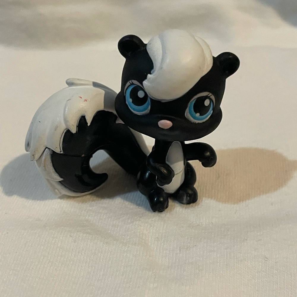 Littlest Pet Shop Black and White Skunk #306